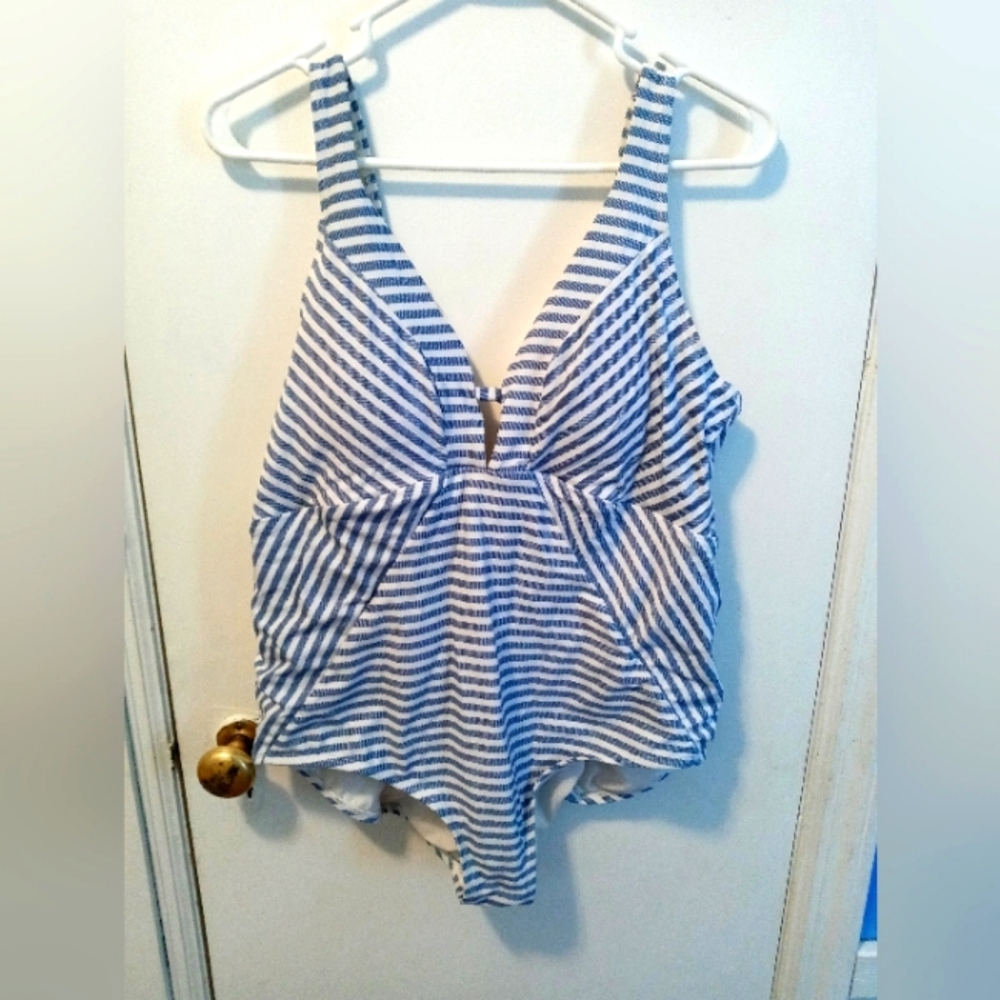 Time and Tru women's one piece bathing suit size 1X